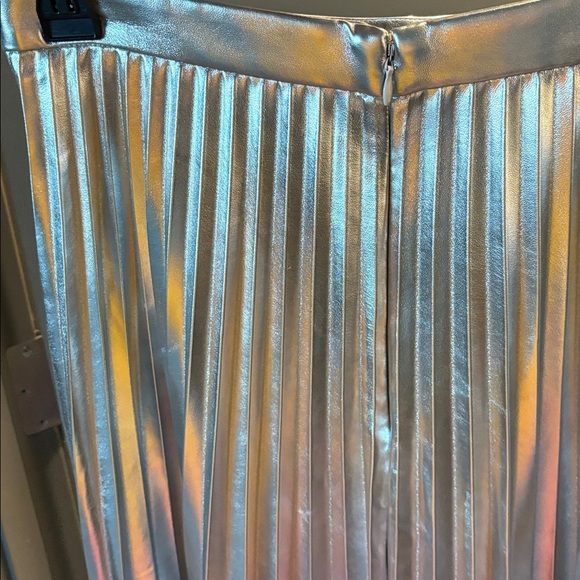 Ann Taylor Metallic Shiny Silver Pleated Midi Skirt with flare bottom - Picture 12 of 13